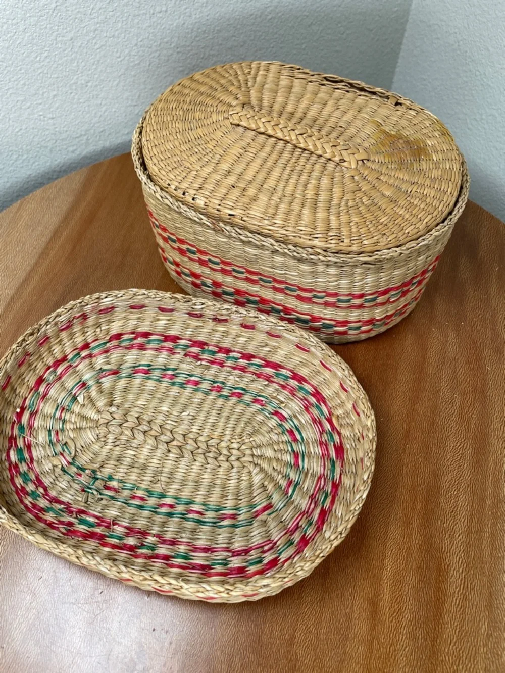 Set of 4 Vintage Grass Nesting Baskets with Lids
